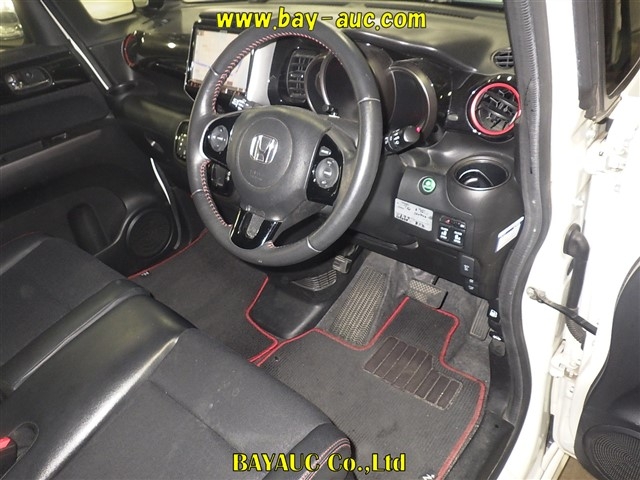 HONDA N-BOX+
