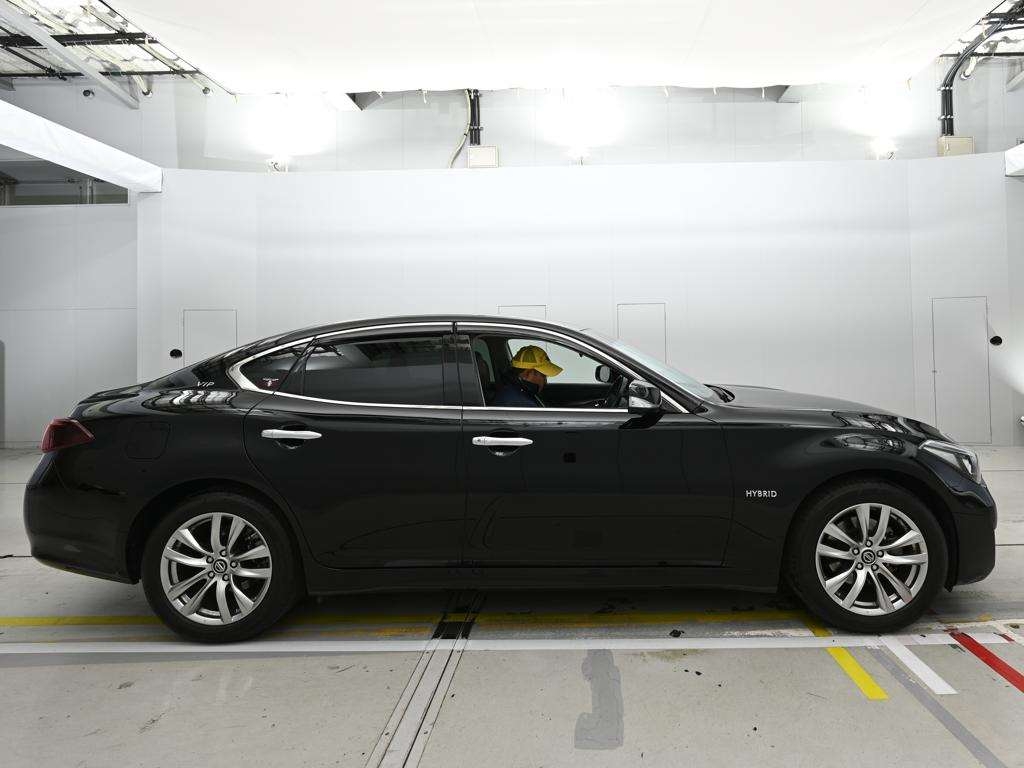 NISSAN FUGA