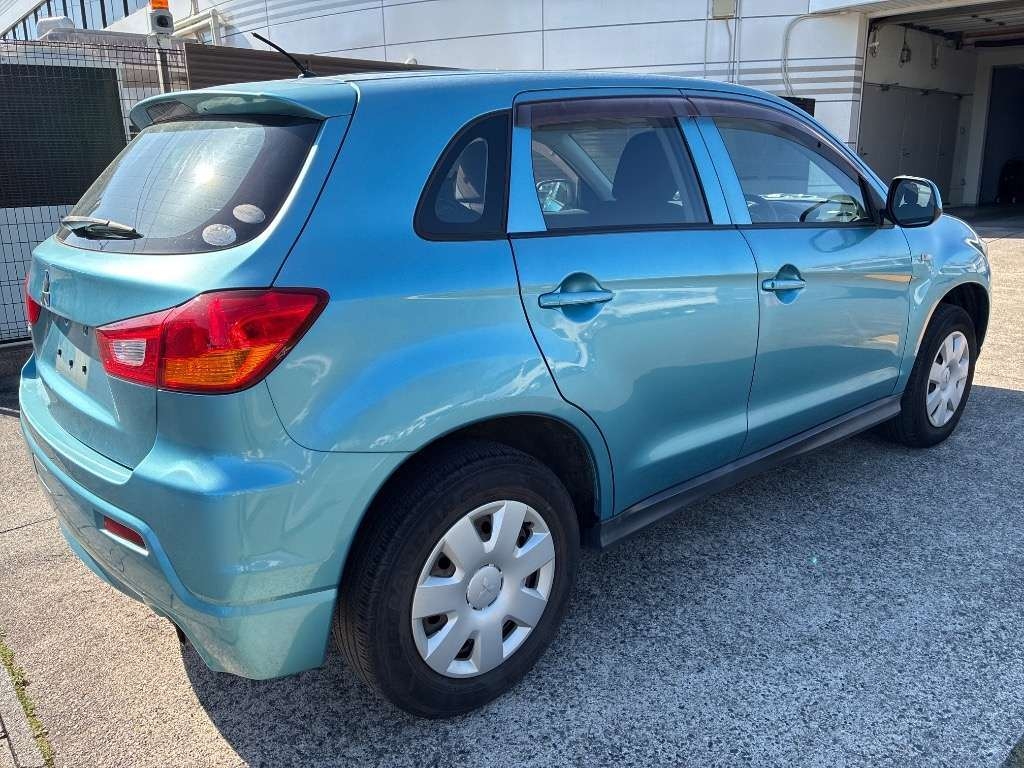 MITSUBISHI RVR