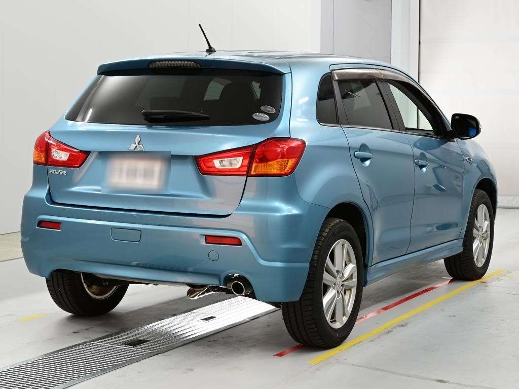 MITSUBISHI RVR