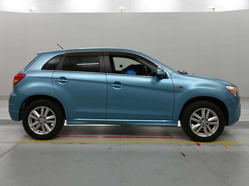 MITSUBISHI RVR