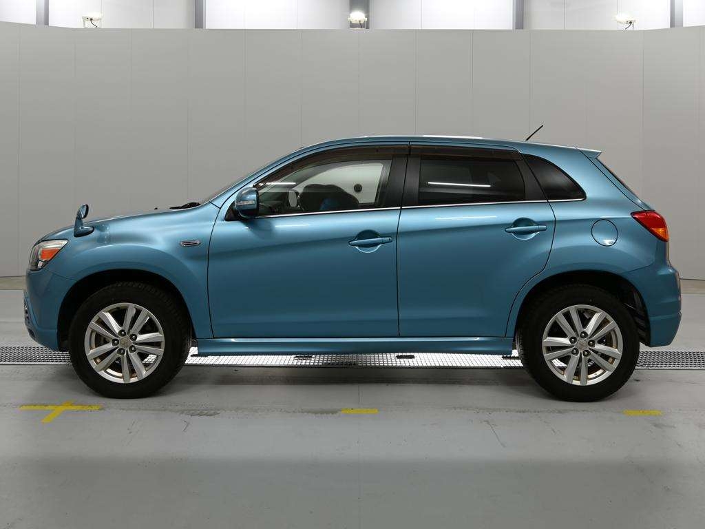 MITSUBISHI RVR