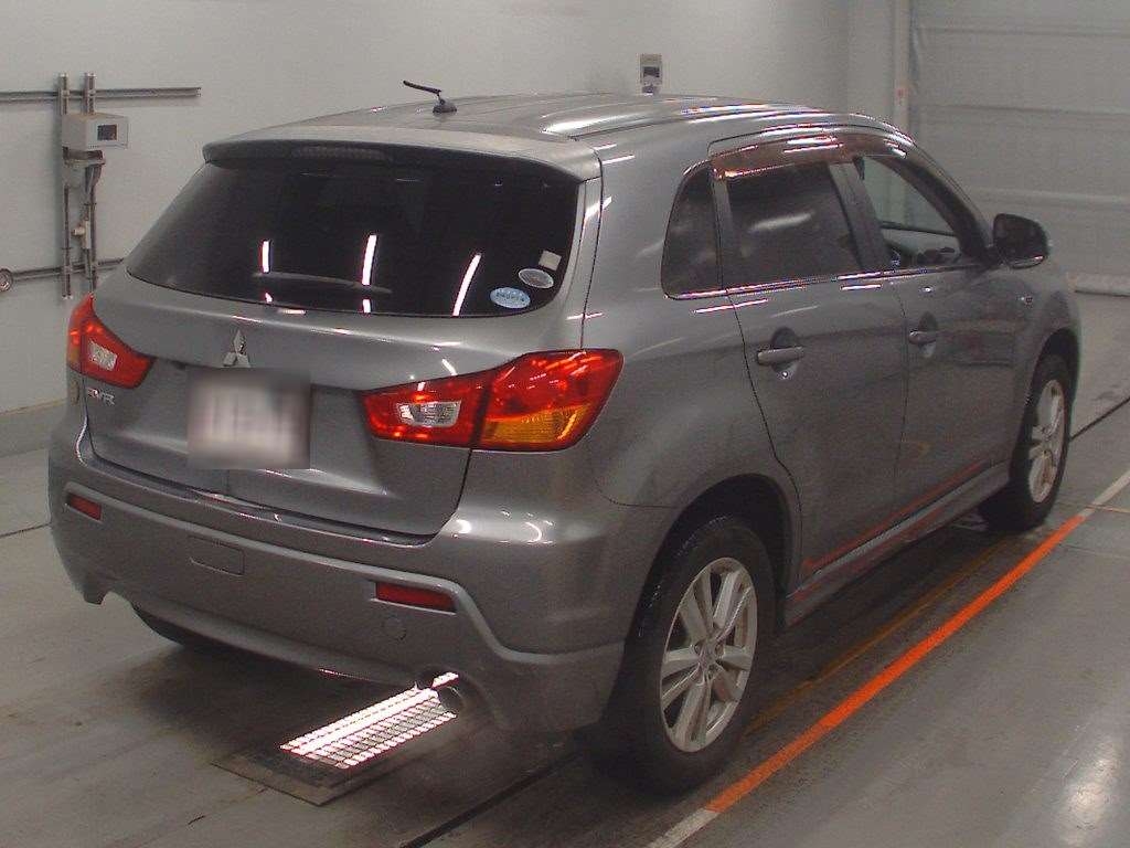 MITSUBISHI RVR