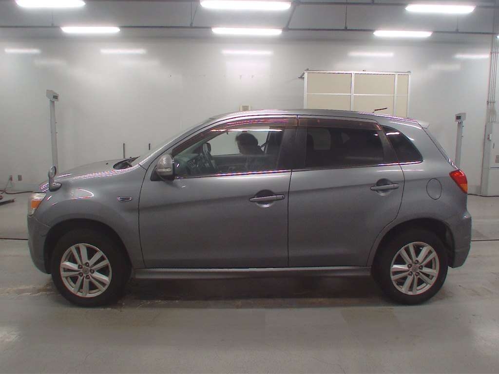 MITSUBISHI RVR
