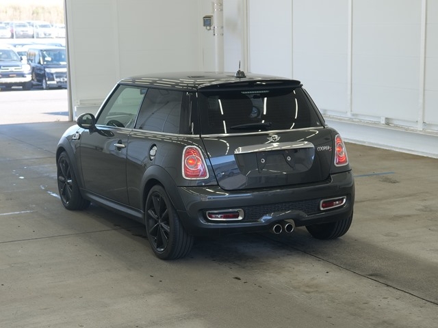 MINI HATCH