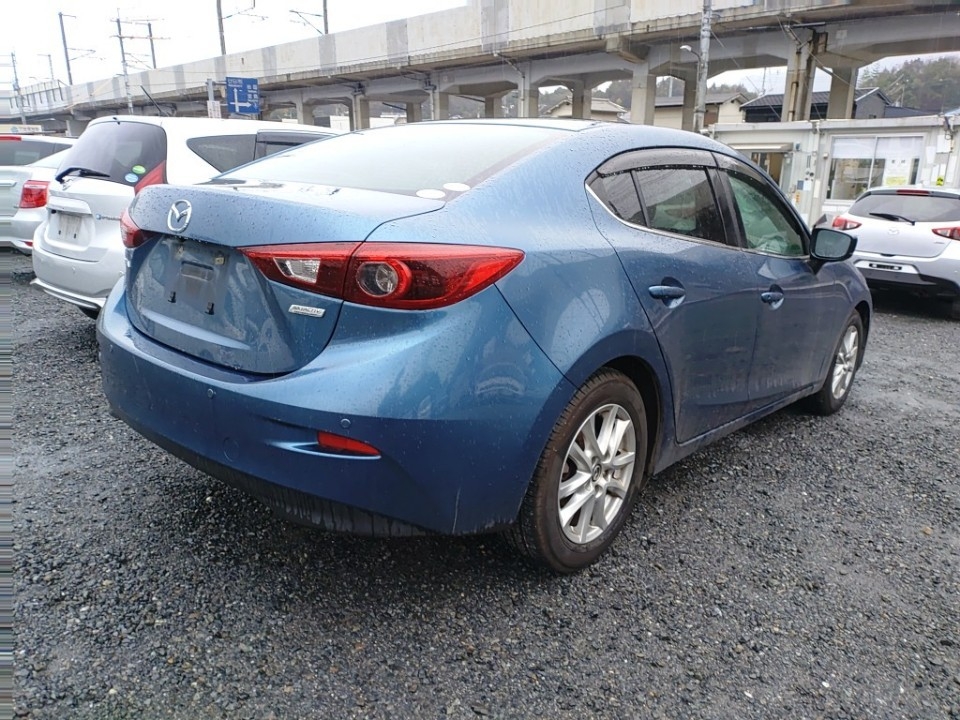 MAZDA AXELA