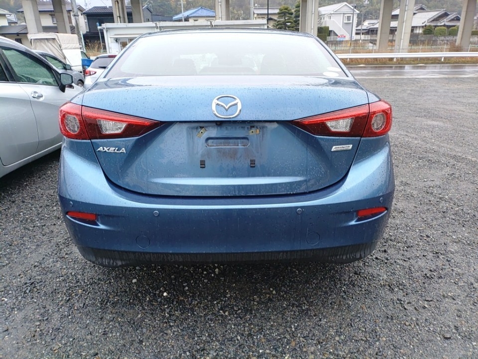 MAZDA AXELA
