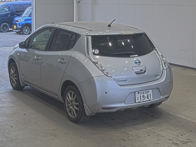 NISSAN LEAF
