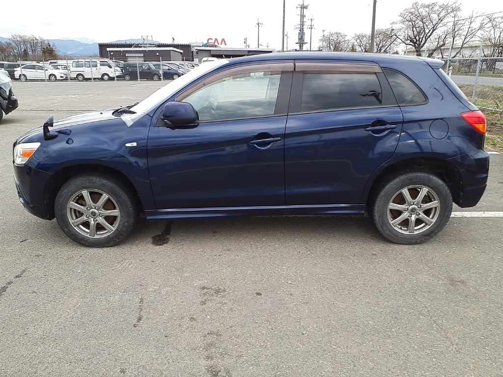 MITSUBISHI RVR
