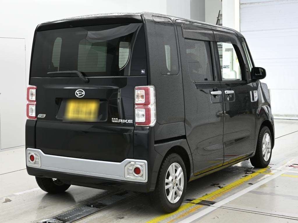 DAIHATSU WAKE