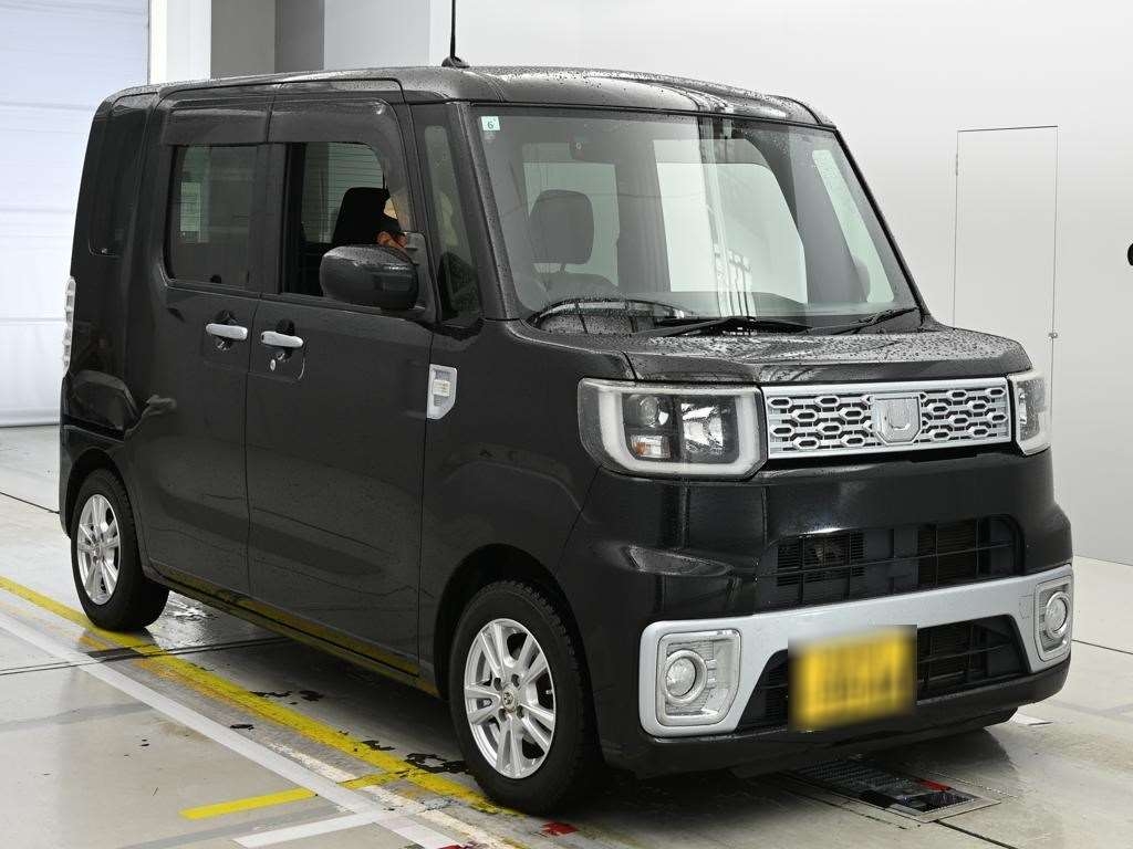 DAIHATSU WAKE