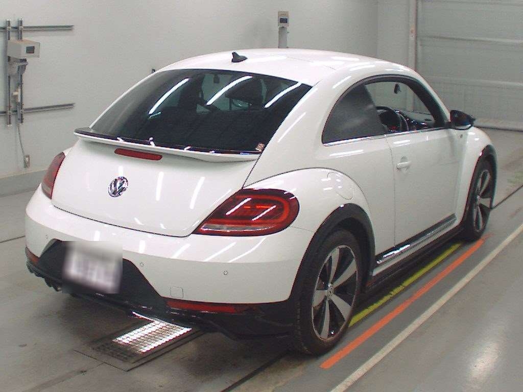 VOLKSWAGEN BEETLE