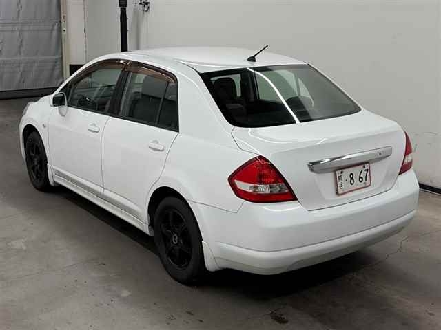 NISSAN TIIDA LATIO