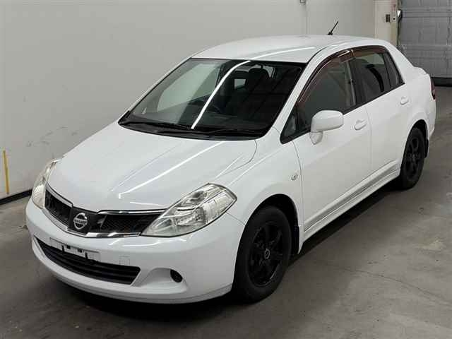 NISSAN TIIDA LATIO