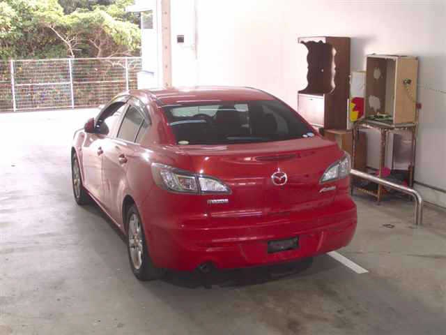 MAZDA AXELA