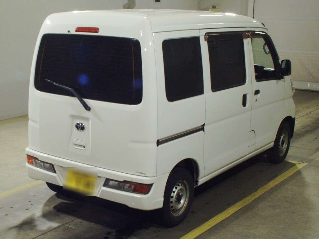TOYOTA PIXIS VAN