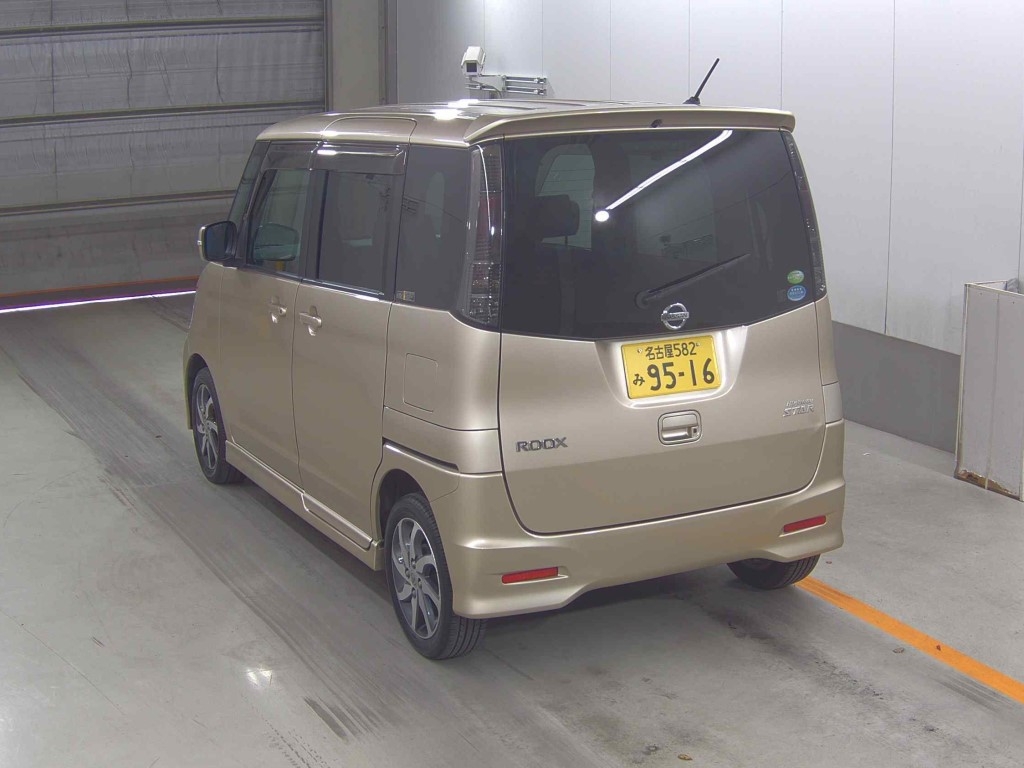 NISSAN ROOX
