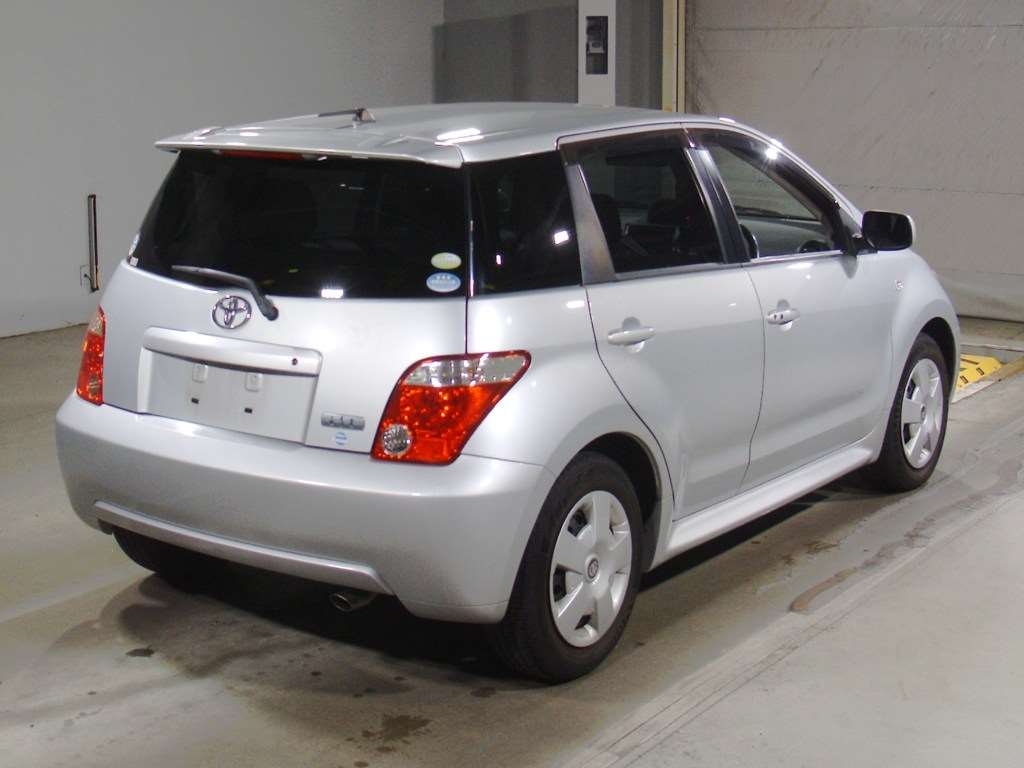 TOYOTA IST