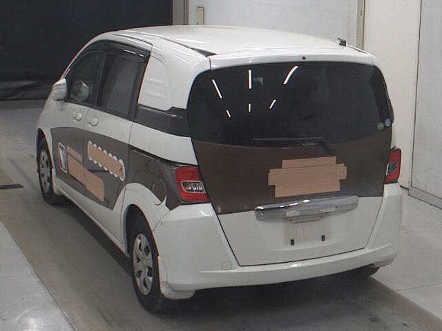 HONDA FREED SPIKE