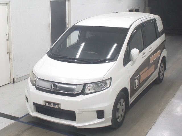 HONDA FREED SPIKE