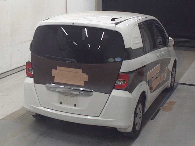 HONDA FREED SPIKE