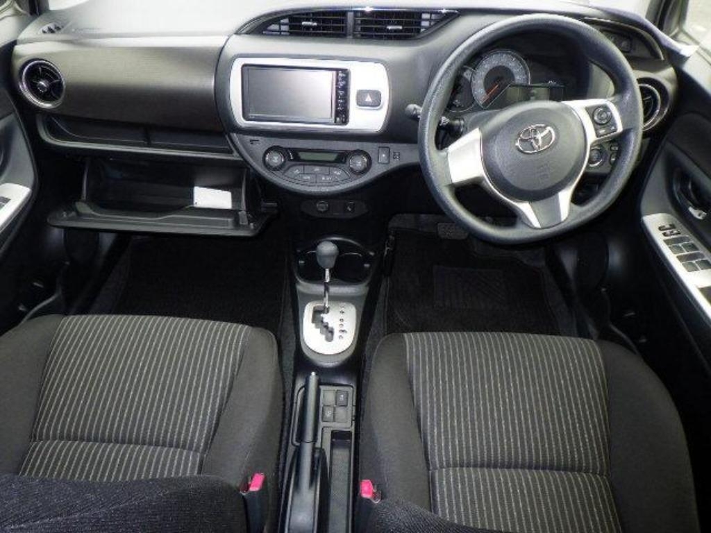TOYOTA VITZ