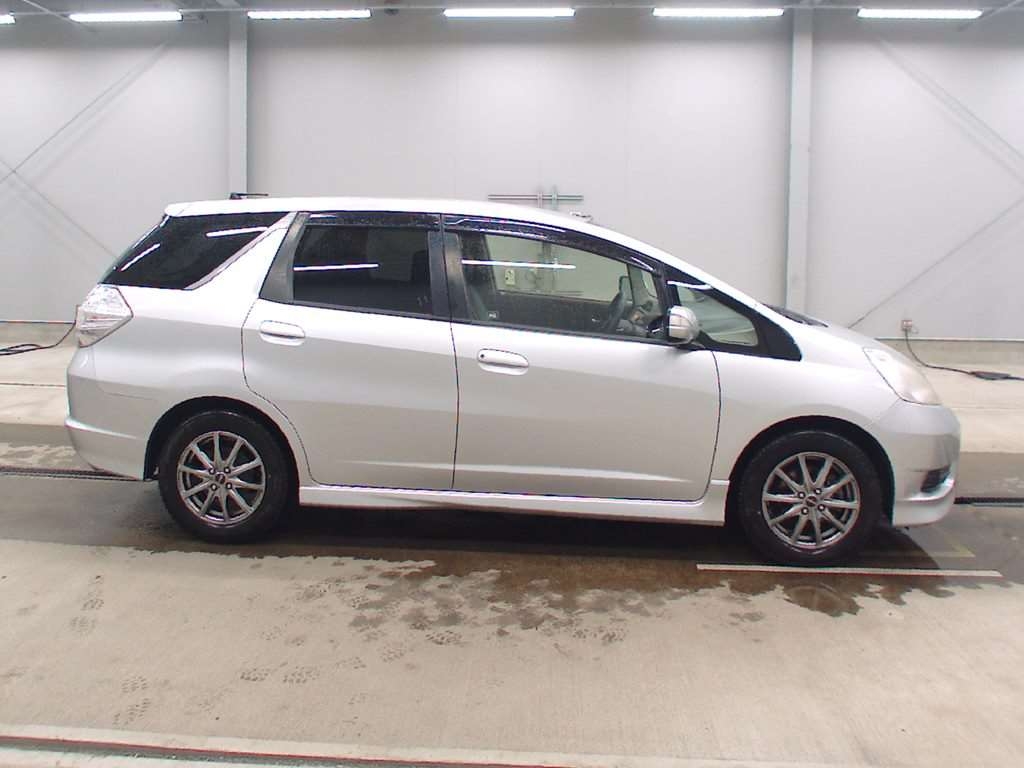 HONDA FIT SHUTTLE
