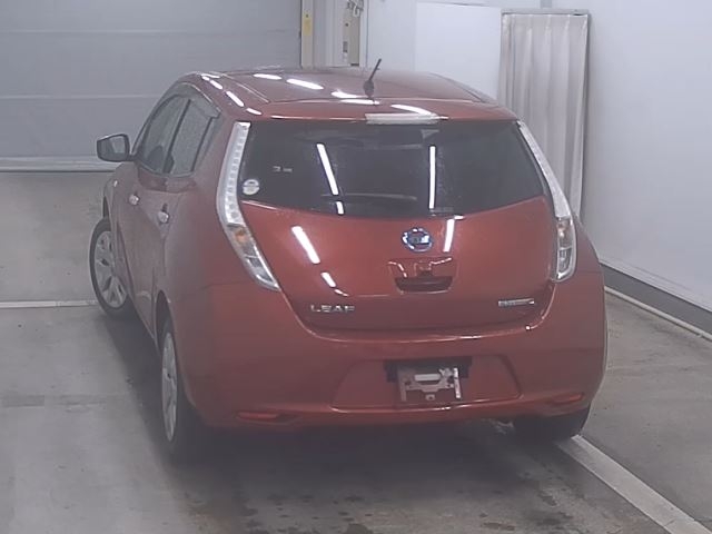 NISSAN LEAF