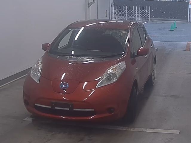 NISSAN LEAF