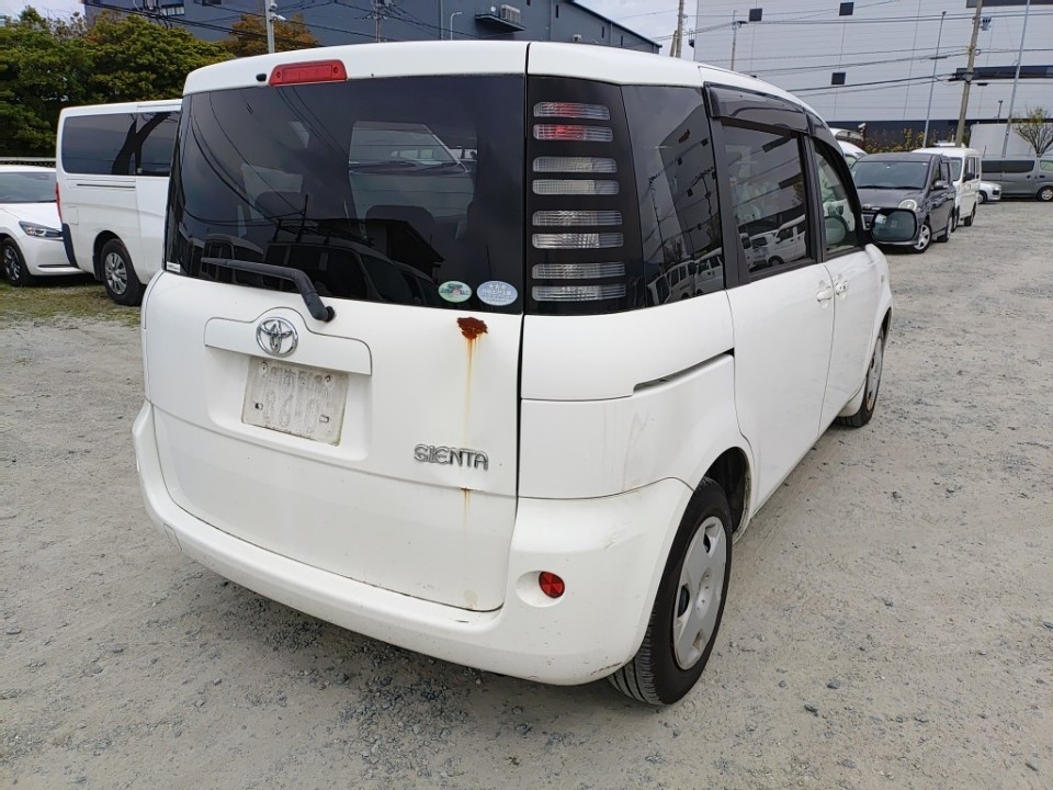 TOYOTA SIENTA