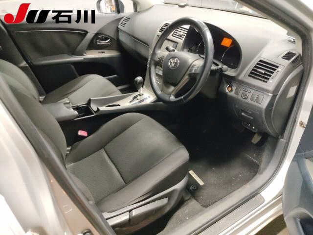 TOYOTA AVENSIS