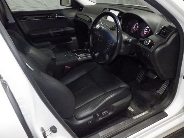 NISSAN FUGA
