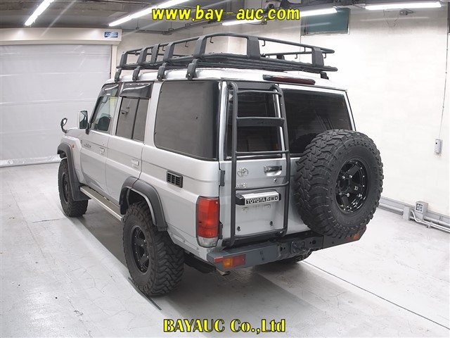 TOYOTA LAND CRUISER