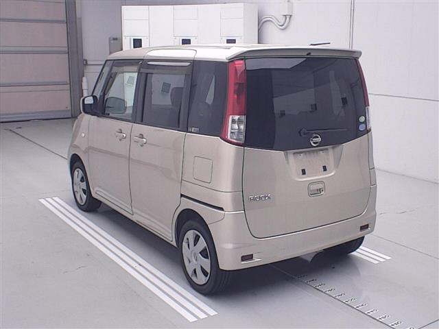 NISSAN ROOX