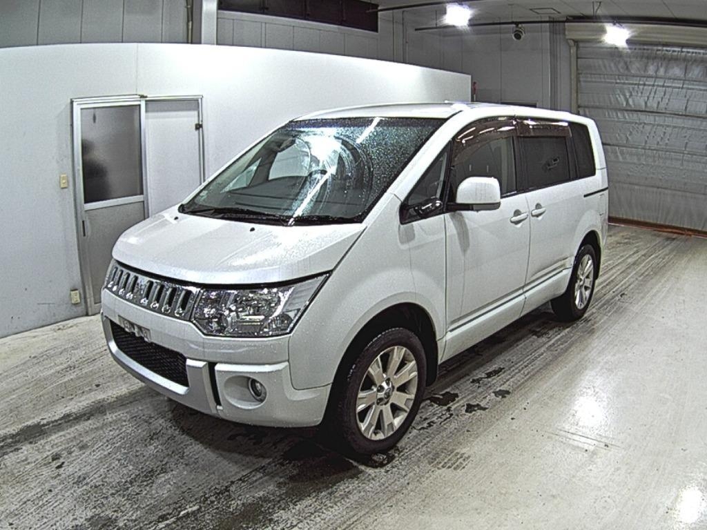 MITSUBISHI DELICA D:5