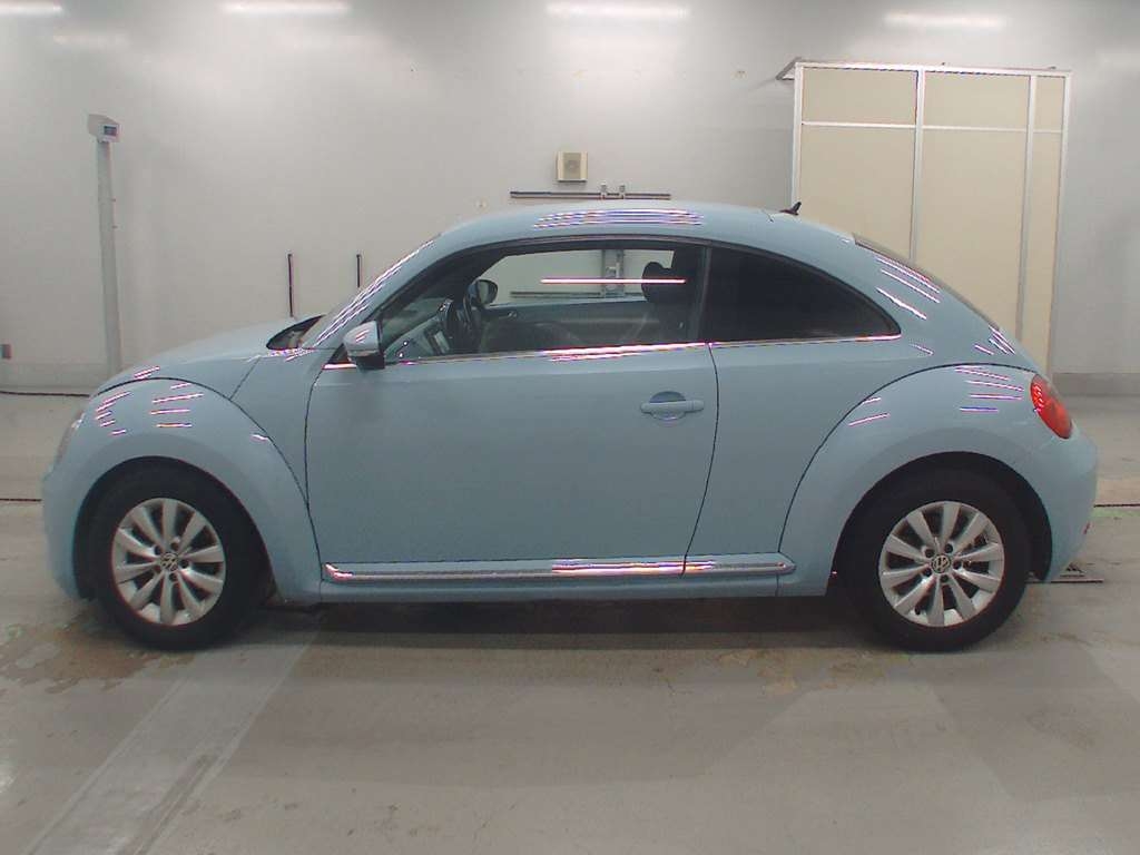VOLKSWAGEN BEETLE