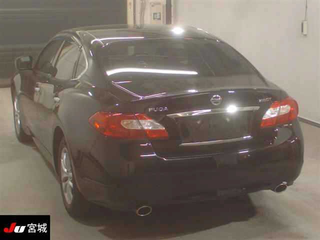 NISSAN FUGA