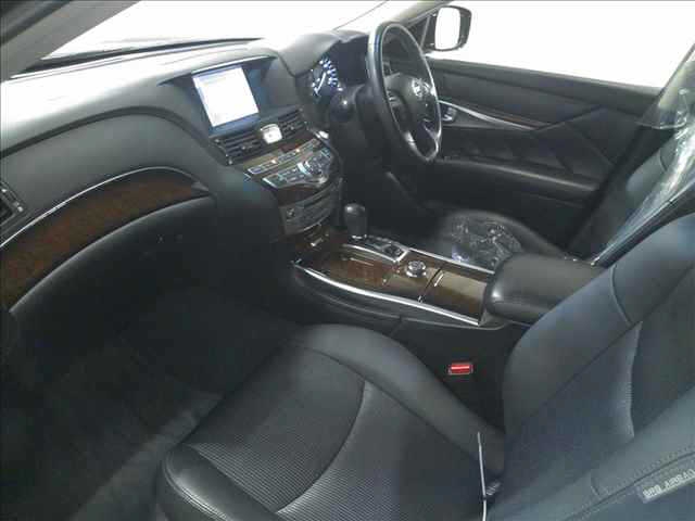 NISSAN FUGA