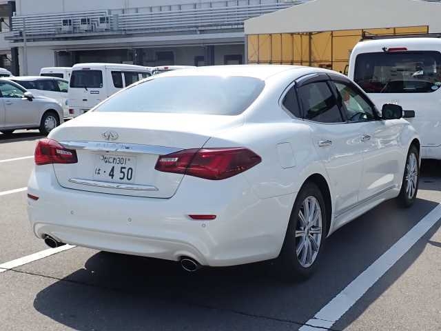 NISSAN FUGA