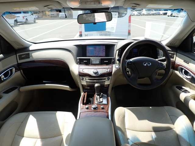 NISSAN FUGA