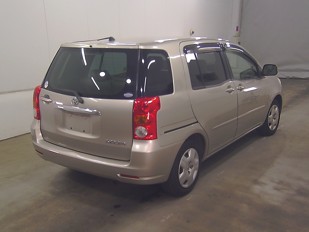 TOYOTA RAUM