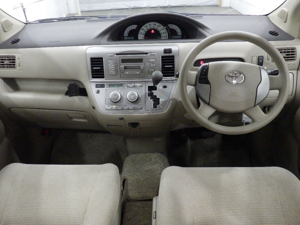 TOYOTA RAUM