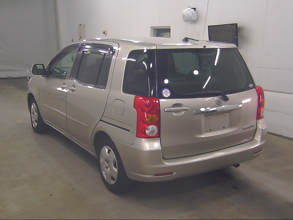 TOYOTA RAUM