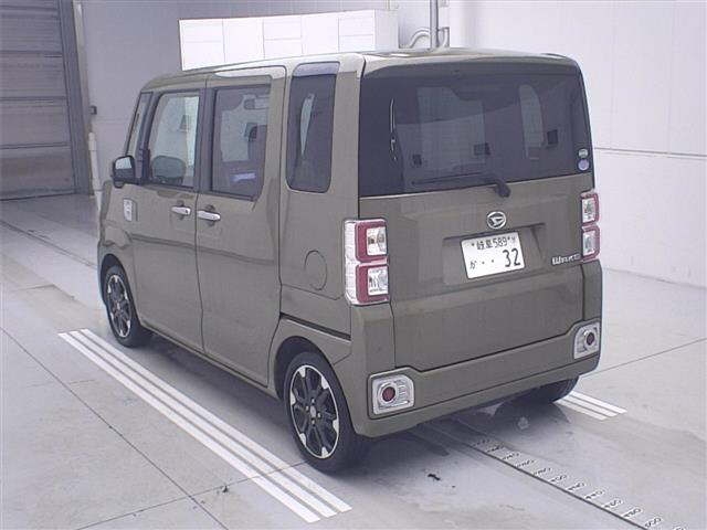 DAIHATSU WAKE
