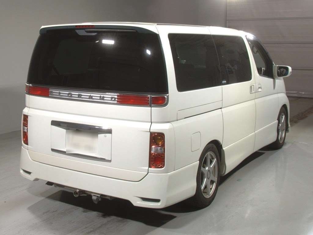 NISSAN ELGRAND