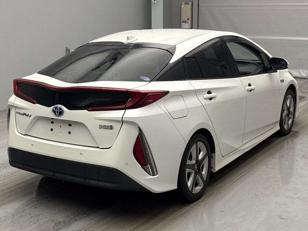 TOYOTA PRIUS PHV