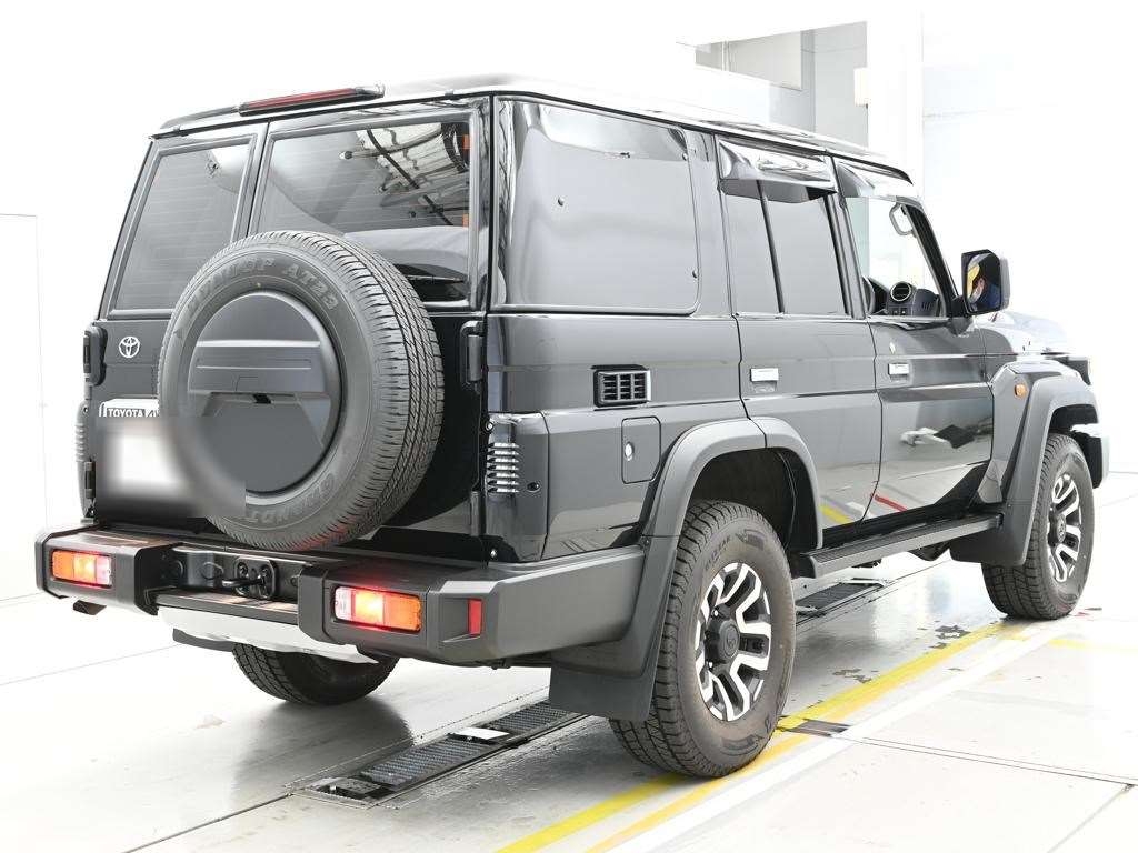 TOYOTA LAND CRUISER