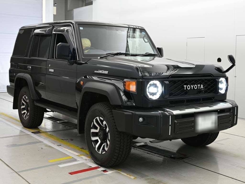 TOYOTA LAND CRUISER