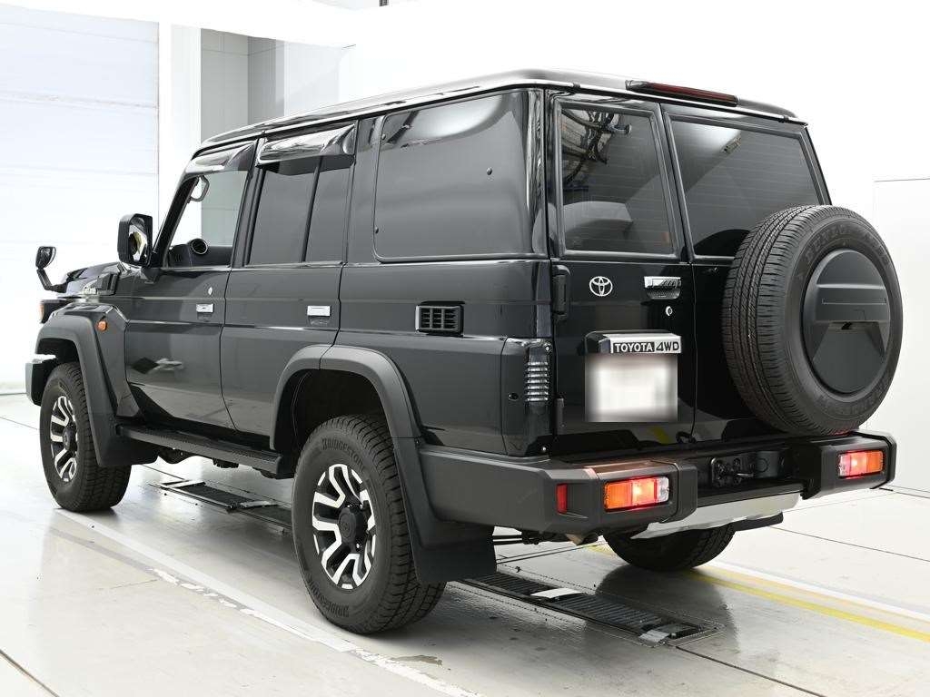 TOYOTA LAND CRUISER
