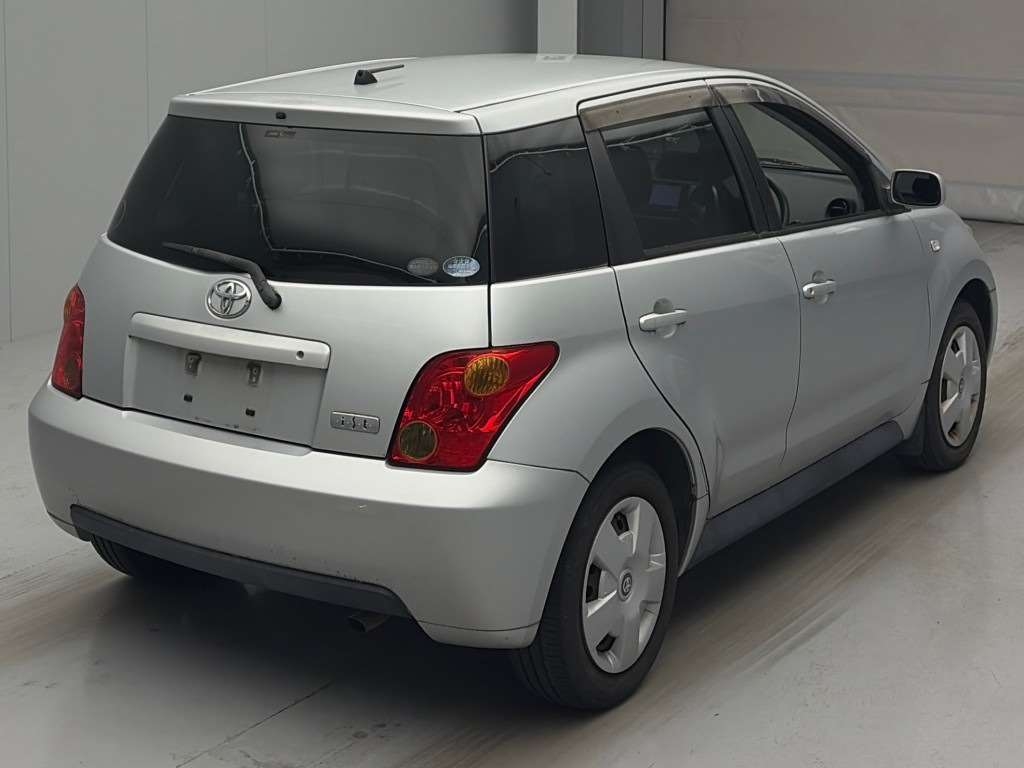 TOYOTA IST